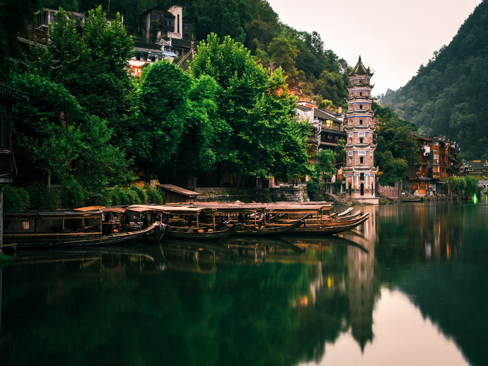 湖南凤凰城旅游-湖南凤凰城旅游景点介绍