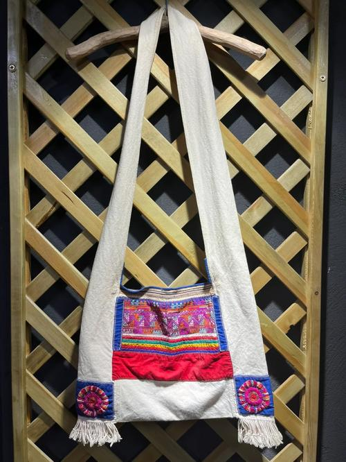 去云南旅游必备物品-去云南旅游必备物品清单有哪些,雨季需要带特别装备吗?